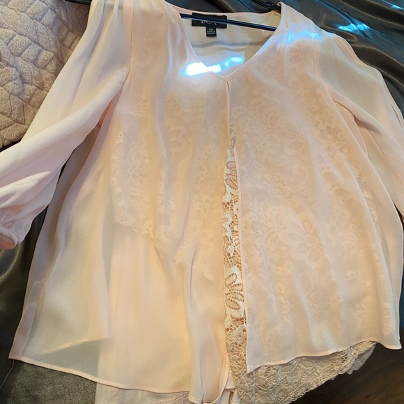 Pink top - Picture 3 of 4